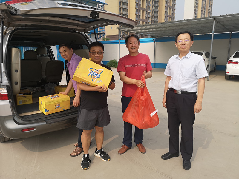 炎炎酷暑日 浓浓ng娱乐情